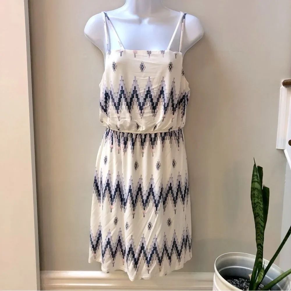 Skies Are Blue‎ blue white pink chevron knit sundress women’s size s